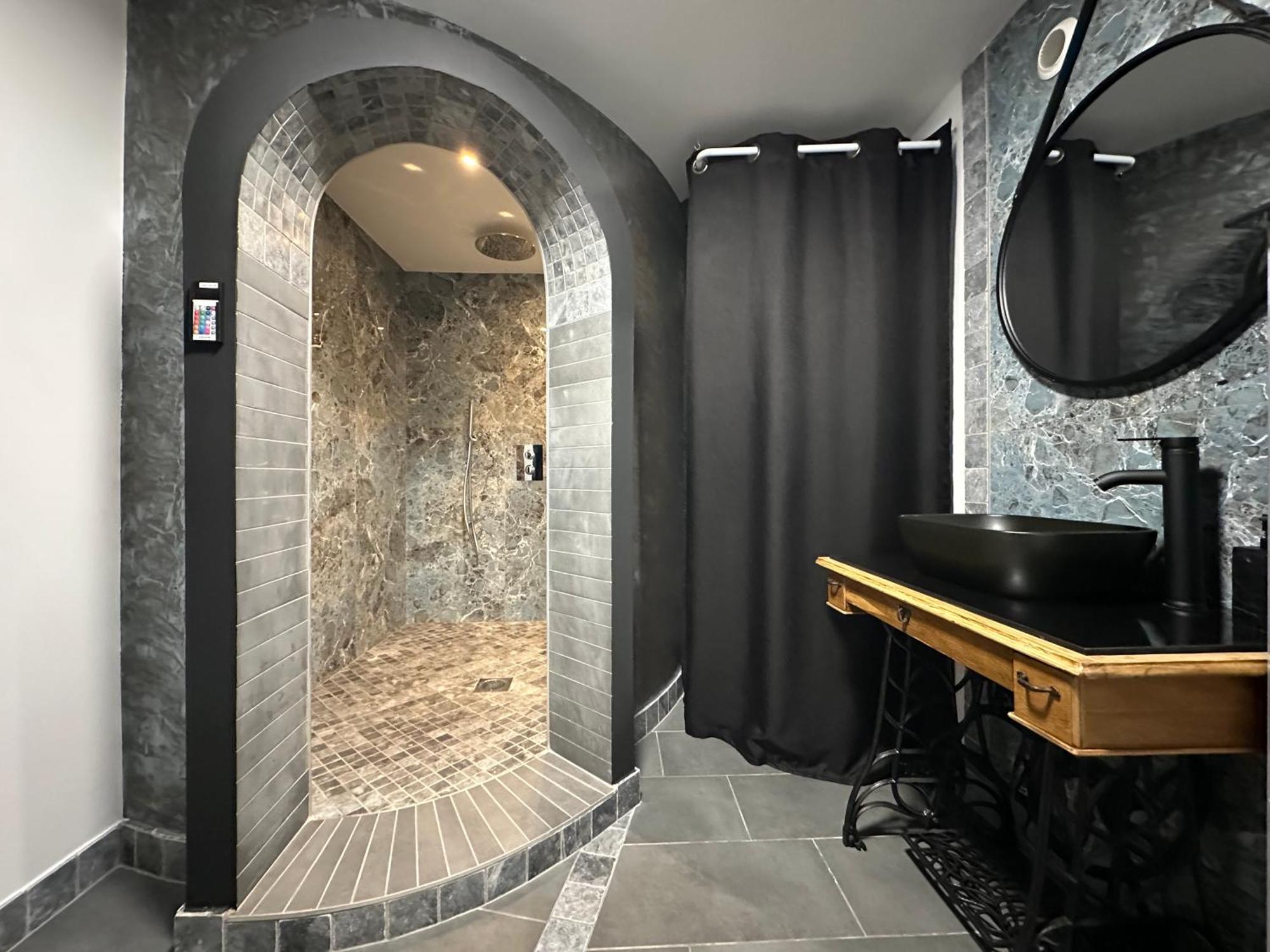 Love Room La Creche Romantique Bogny-sur-Meuse Exterior foto