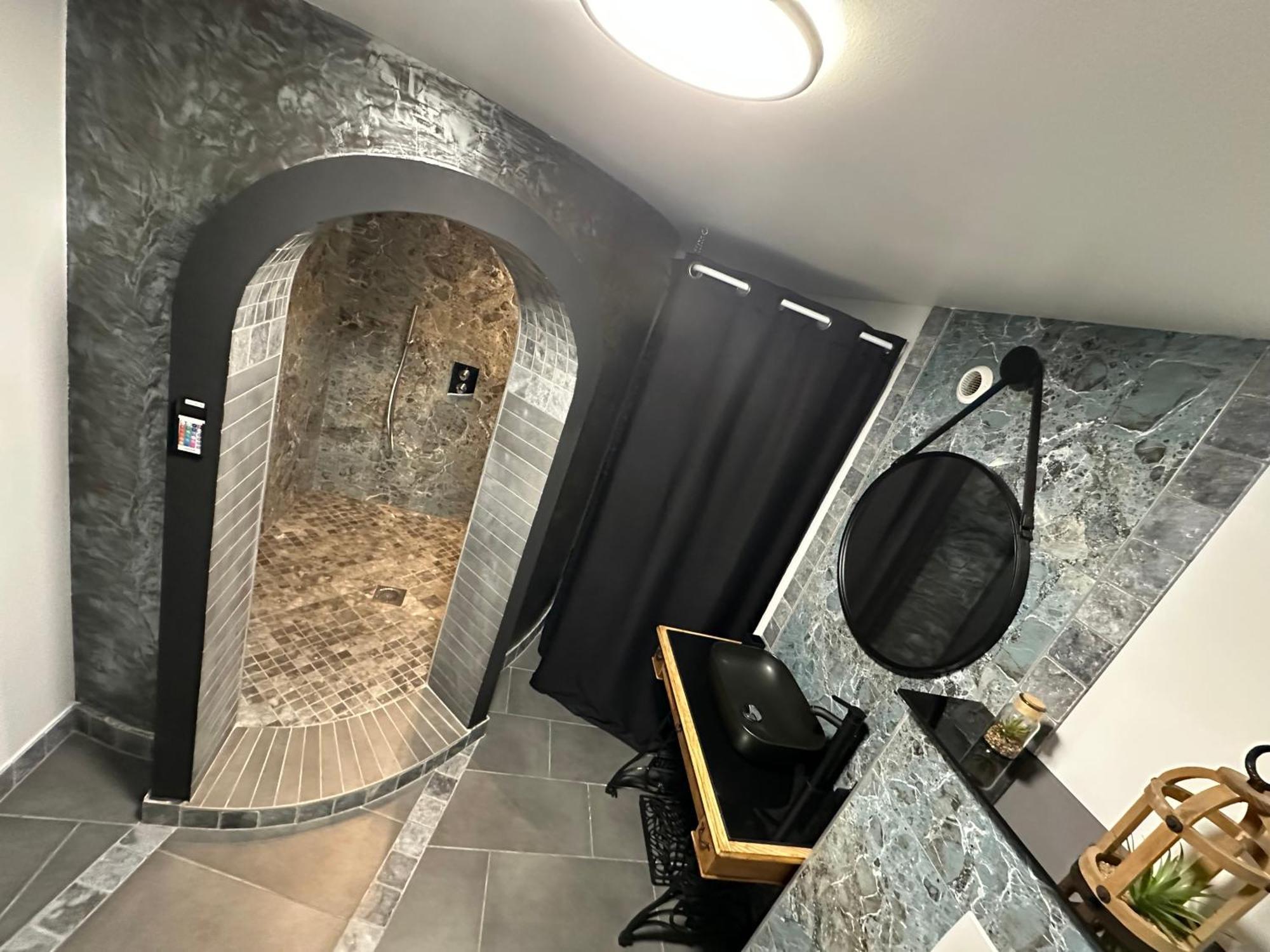 Love Room La Creche Romantique Bogny-sur-Meuse Exterior foto